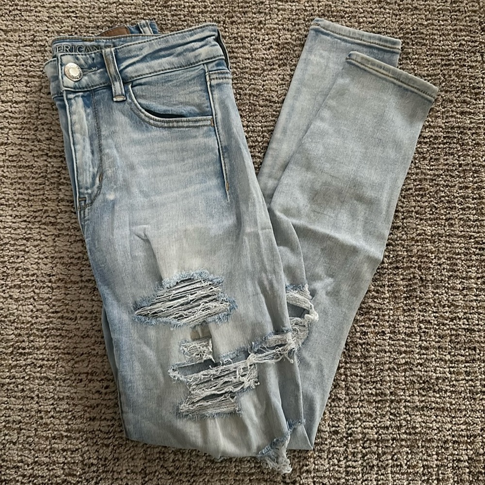 American Eagle Distressed Jeans (2)